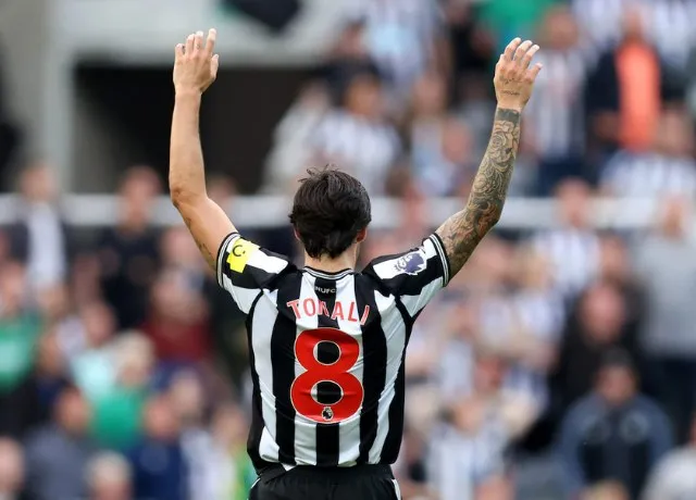 Lý do Juventus theo đuổi Sandro Tonali