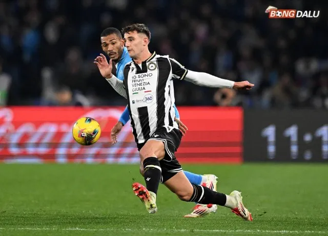 Napoli đang theo đuổi tiền đạo Lorenzo Lucca