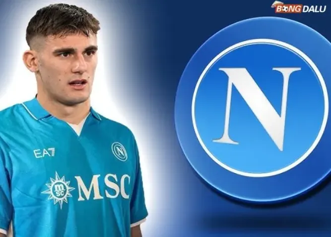 Napoli đang theo đuổi tiền đạo Lorenzo Lucca