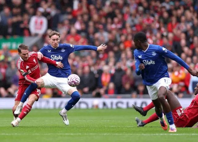 Liverpool giành 3 điểm khi tiếp đón Everton